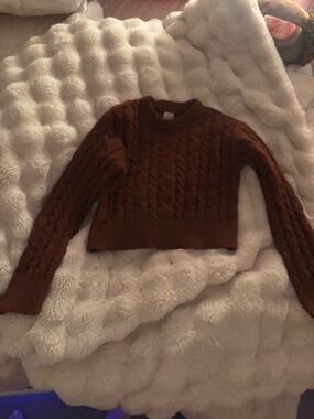 Cropped Cable Knit Sweater - Brown